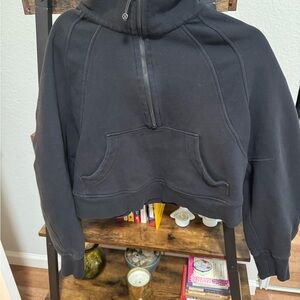 lululemon athletica Black cropped sweatshirt